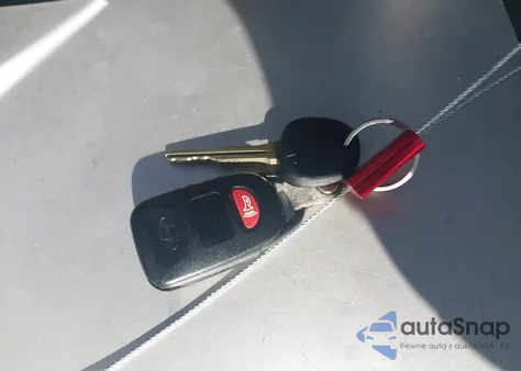 2013 Hyundai Elantra Gls z USA, uszkodzony, nr VIN KMHDH4AE1DU814356